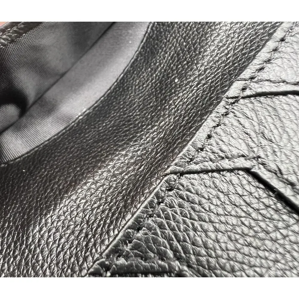 Centurion‎ Leather Passport & Card Holder